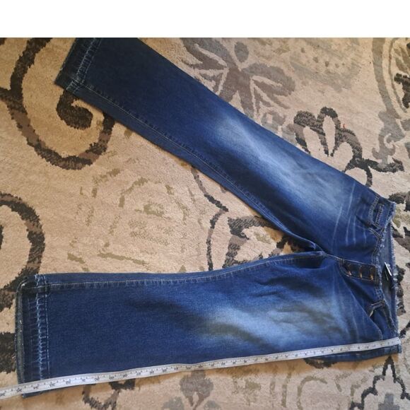 NWT- Darling Low Waste Flair Legs Abercrombie & Fitch SZ 4 Fray waist Distressed - Picture 7 of 9